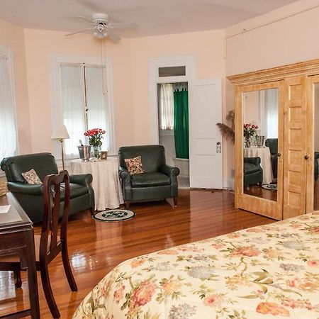 Cedars & Beeches Bed & Breakfast Long Branch Exterior photo