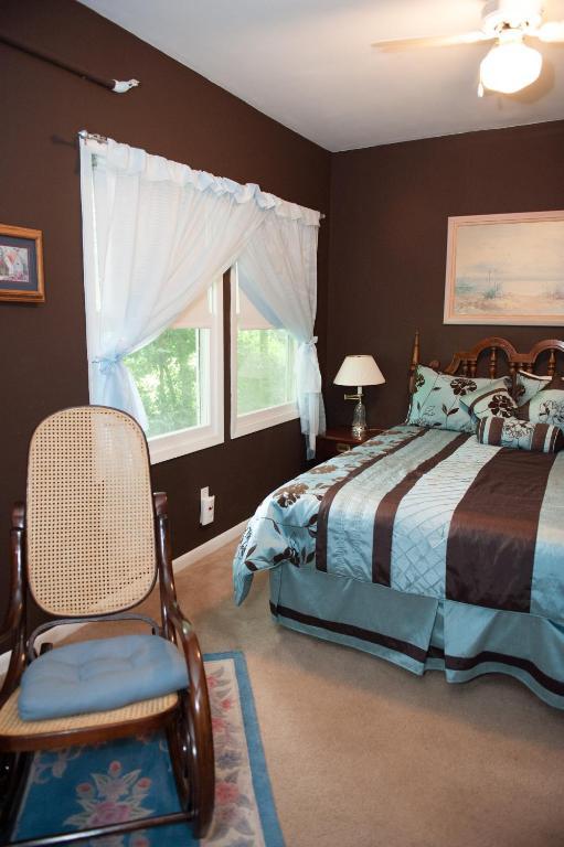 Cedars & Beeches Bed & Breakfast Long Branch Room photo
