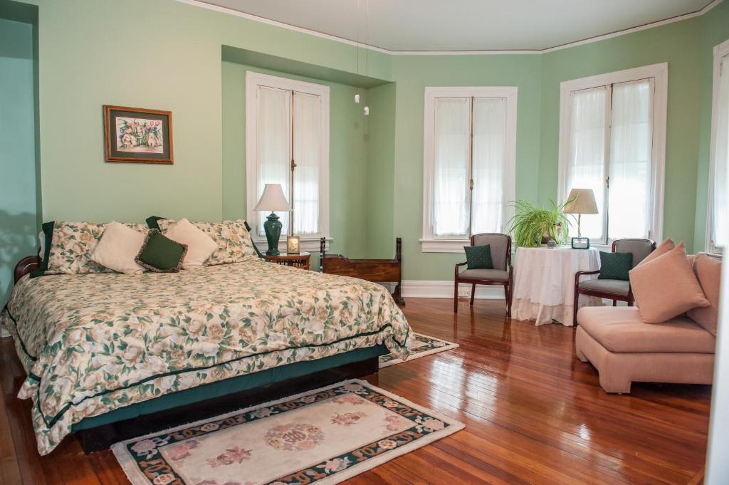 Cedars & Beeches Bed & Breakfast Long Branch Room photo