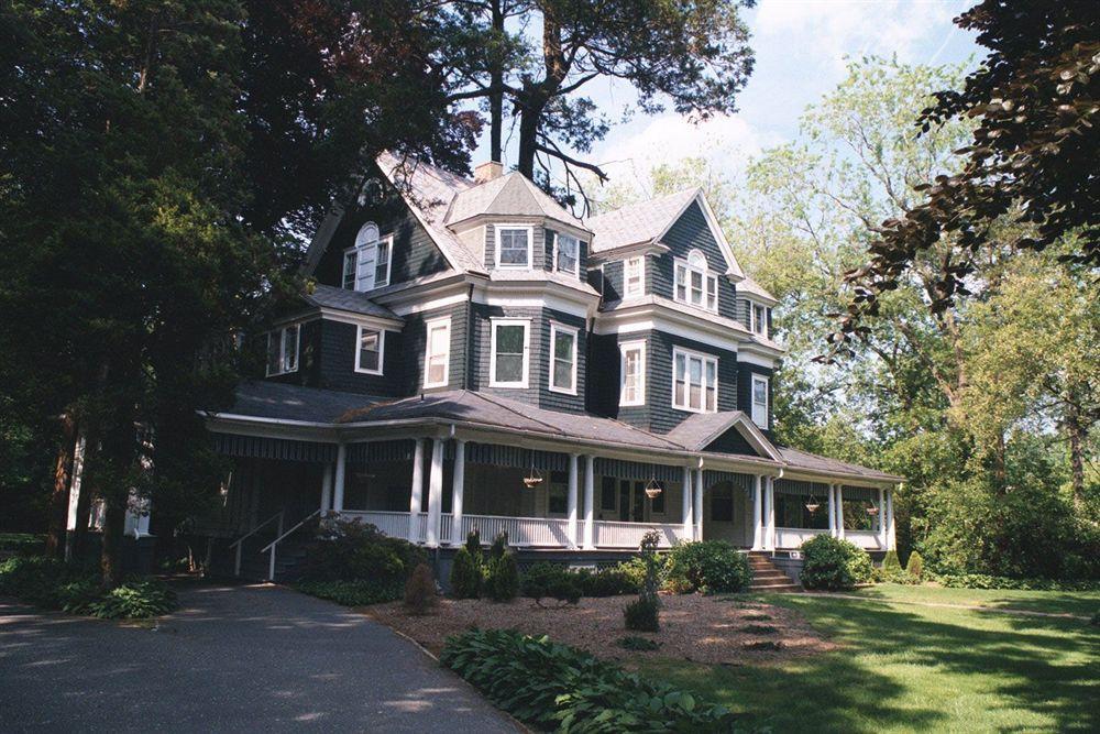 Cedars & Beeches Bed & Breakfast Long Branch Exterior photo