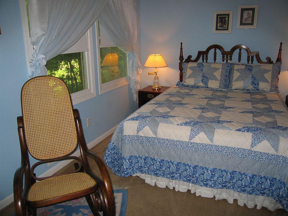 Cedars & Beeches Bed & Breakfast Long Branch Exterior photo
