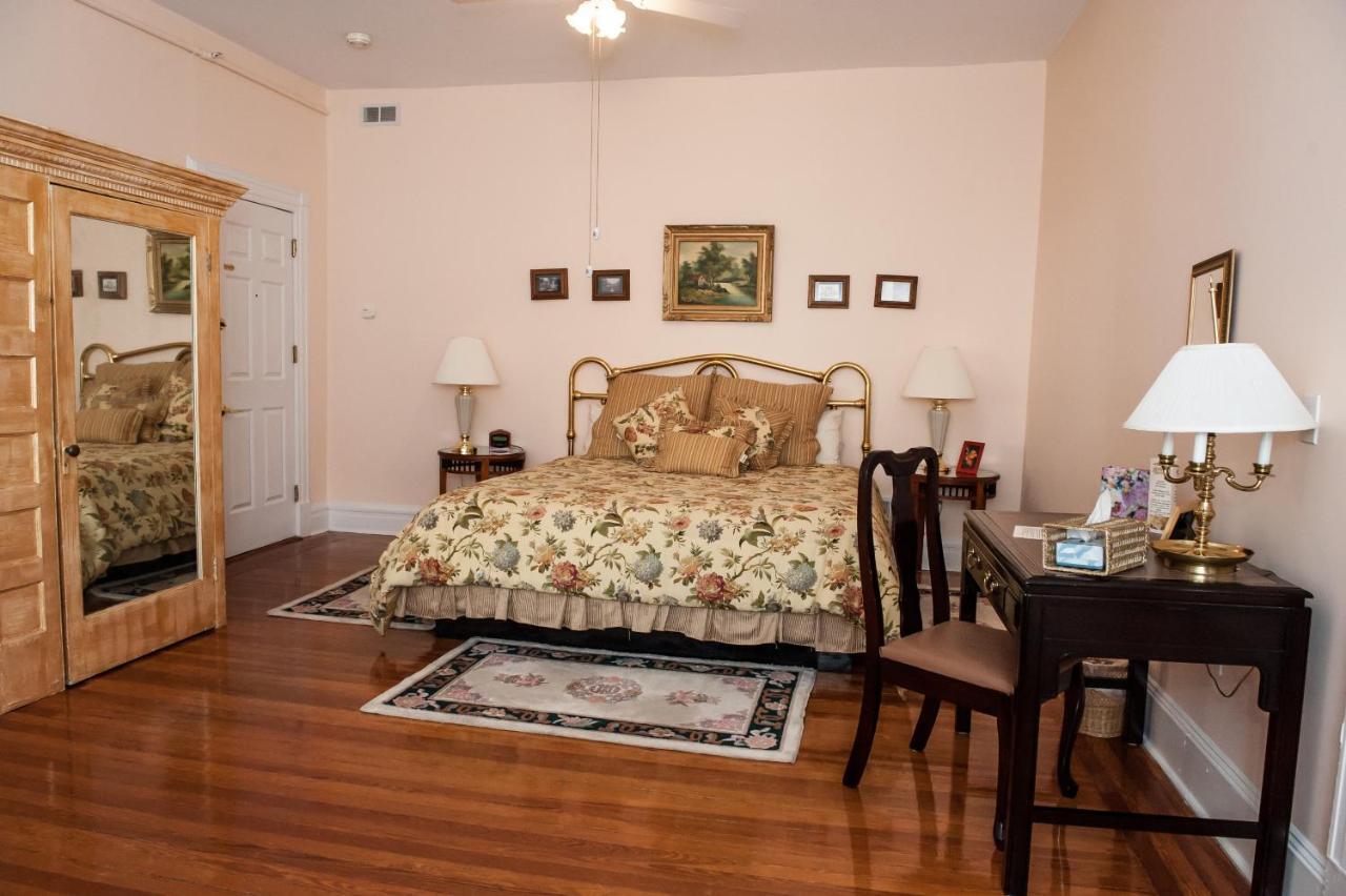 Cedars & Beeches Bed & Breakfast Long Branch Exterior photo