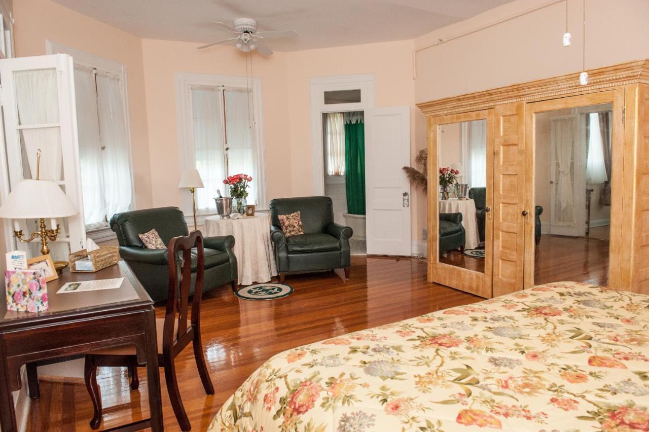 Cedars & Beeches Bed & Breakfast Long Branch Exterior photo
